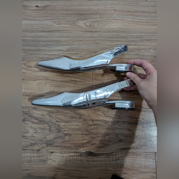 Banana Republic Women's Silver Slingback Pointed Toe Flats - Size 6.5 - Picture 3 of 5